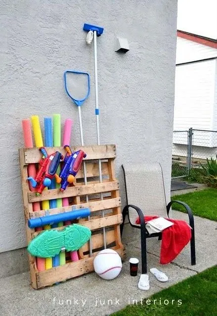 Pallet Projects: 6 Simple and Cheap Ways to Up Your Storage Game